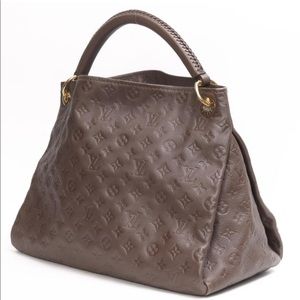 SALE🔥Gorgeous Ombre LV Empreinte Artsy MM